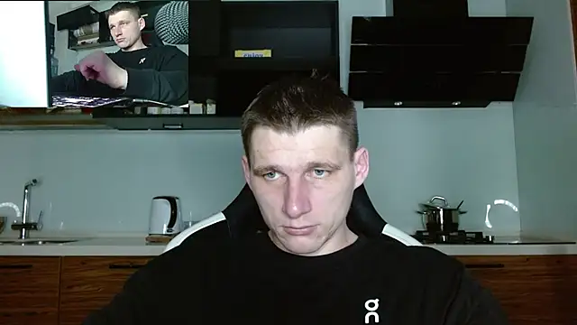 Snapshot of Poliglotjoe1 chatting on March 1, 4:25 am Poliglotjoe1 online show from March 1, 4:25 am