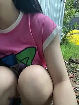 XndSeraphina online show from December 4, 9:51 am