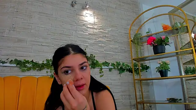 SerennaNoir online show from December 22, 5:37 am