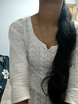 Snapshot of Roja__ chatting on November 29, 2:03 am Roja online show from November 29, 2:03 am