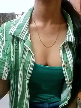 Snapshot of Roja__ chatting on December 1, 9:25 am Roja online show from December 1, 9:25 am