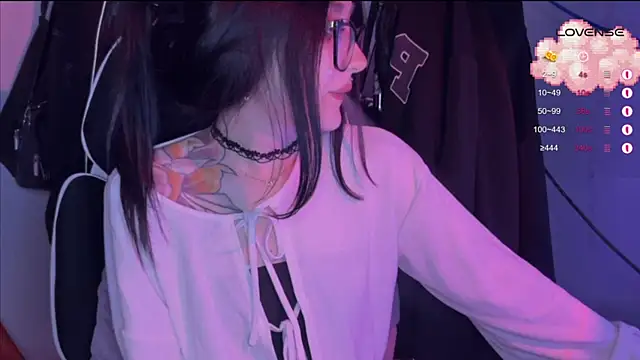 yes please1 online show from November 20, 12:27 pm