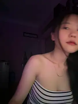 Kiee-lee online show from April 8, 4:07 pm