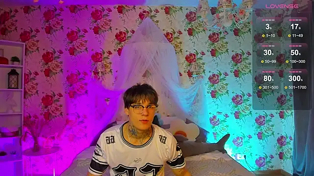 RobertTate  online show from November 25, 2:17 pm