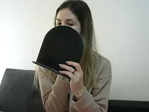 Erii18 online show from December 1, 12:10 pm