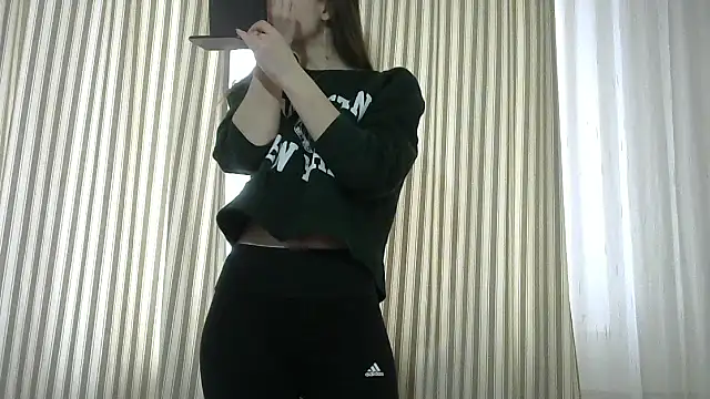 Erii18 online show from February 4, 1:28 pm