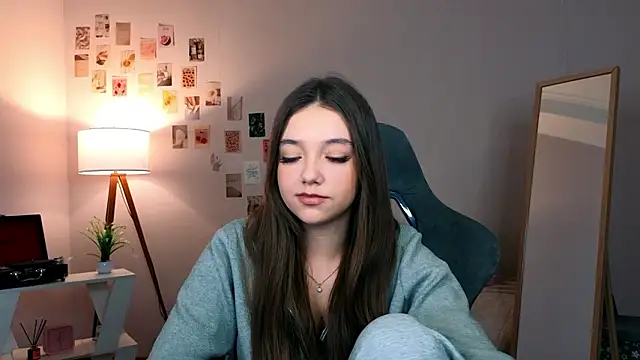 Snapshot of Vexorine chatting on February 13, 8:05 pm Vexorine online show from February 13, 8:05 pm