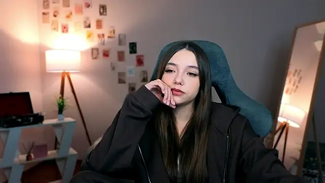 Snapshot of Vexorine chatting on February 20, 7:47 pm Vexorine online show from February 20, 7:47 pm