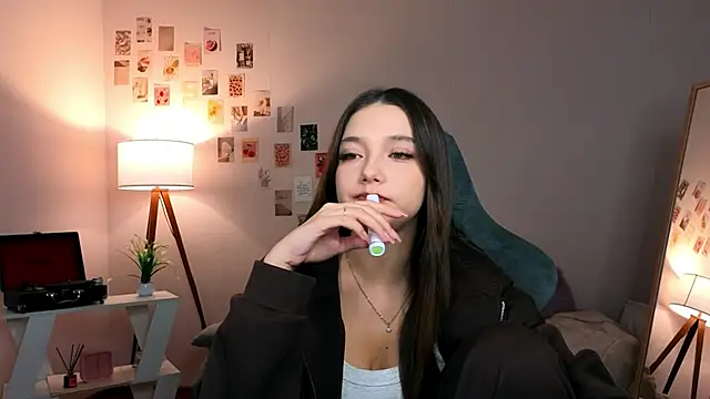 Snapshot of Vexorine chatting on February 23, 7:22 pm Vexorine online show from February 23, 7:22 pm