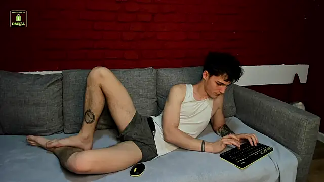 Snapshot of Adam_Porrter chatting on June 20, 4:32 pm Adam Porrter online show from June 20, 4:32 pm