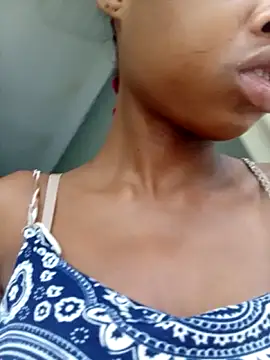 Sweethoneypot25 online show from February 20, 9:32 am