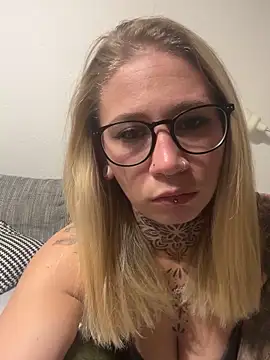 Snapshot of Antoniia69 chatting on November 27, 10:34 pm Antoniia69 online show from November 27, 10:34 pm