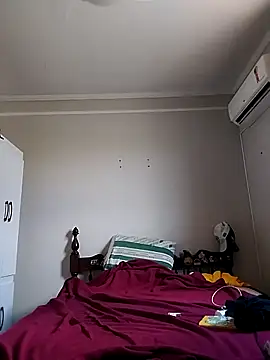 Snapshot of LUcyf3RmAl3696 chatting on December 3, 3:54 pm LUcyf3RmAl3696 online show from December 3, 3:54 pm