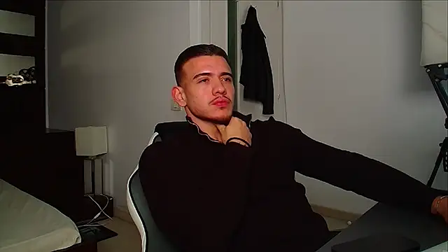 ElijahThorne online show from November 25, 5:51 am