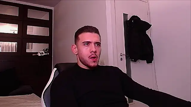 ElijahThorne online show from December 22, 8:11 am