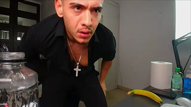 ElijahThorne online show from January 9, 4:04 am