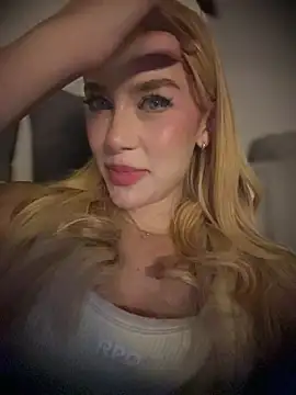 valeryfox   online show from March 7, 7:49 am