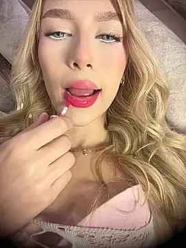 Snapshot of valeryfox__ chatting on June 12, 11:57 pm valeryfox online show from June 12, 11:57 pm