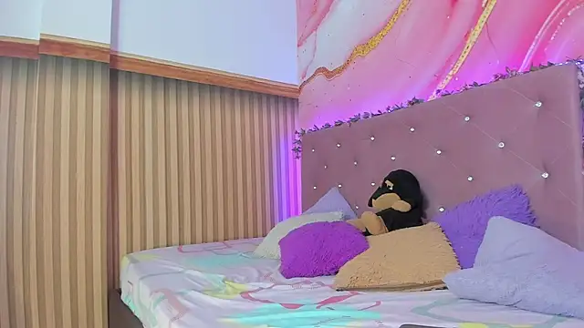 Snapshot of Ares_infernal chatting on November 27, 3:08 am Ares infernal online show from November 27, 3:08 am