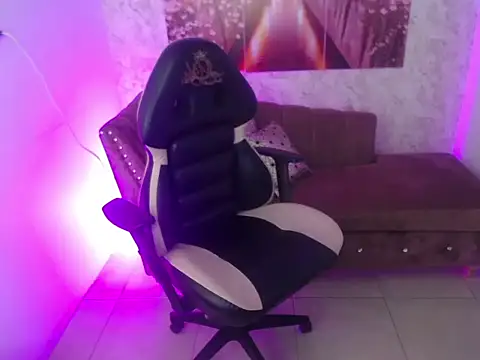 Aylanny m online show from January 7, 2:08 pm