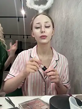 Snapshot of GraceSecrettt chatting on February 7, 4:54 pm GraceSecrettt online show from February 7, 4:54 pm