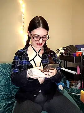 LaylaLucis online show from February 5, 11:20 pm