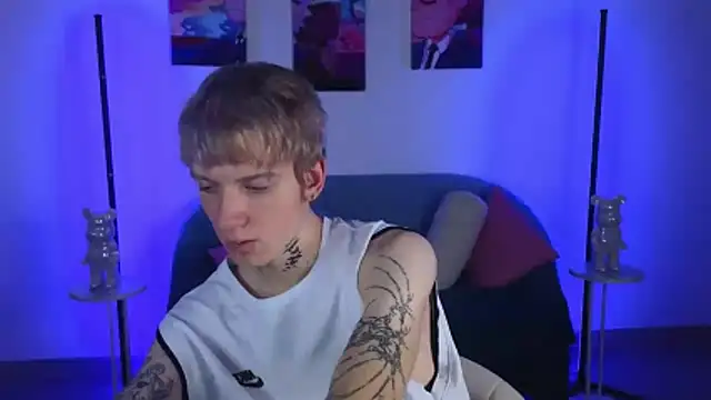 TRAVIS CLAS online show from November 30, 8:35 pm