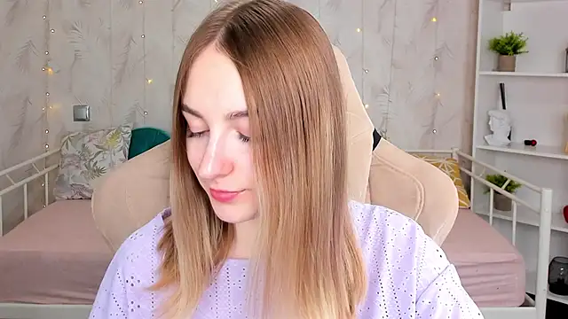 Shy Polly online show from March 13, 12:39 am