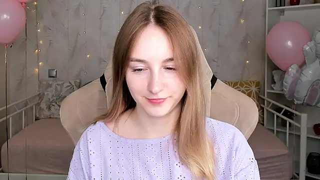 Shy Polly online show from April 7, 12:11 am