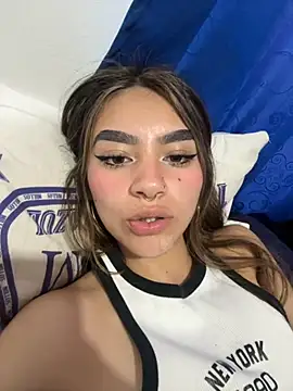 Yunaraa online show from November 27, 8:11 pm