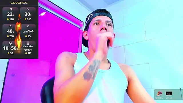 Snapshot of Sebastian_Smith__ chatting on March 5, 11:39 am Sebastian Smith online show from March 5, 11:39 am