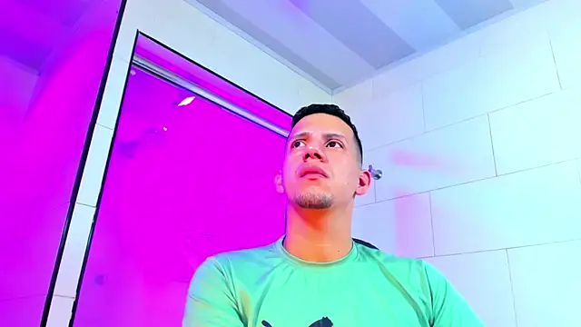 Snapshot of Sebastian_Smith__ chatting on March 7, 11:07 am Sebastian Smith online show from March 7, 11:07 am