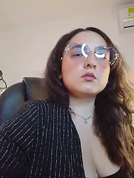 Roxxie saenz   online show from November 28, 11:02 am