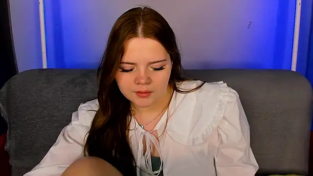 KellyFiery online show from March 26, 8:31 am