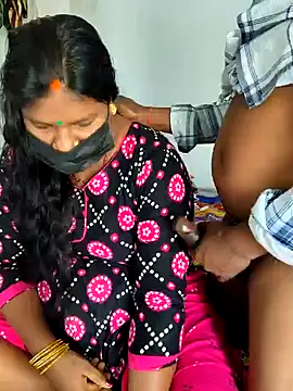 Desicouple1706 online show from December 23, 4:43 am