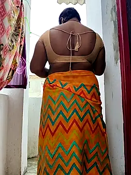 Desicouple1706 online show from January 17, 7:02 am