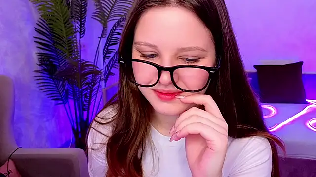 Snapshot of Lana_Moon__ chatting on November 30, 2:15 am Lana Moon online show from November 30, 2:15 am