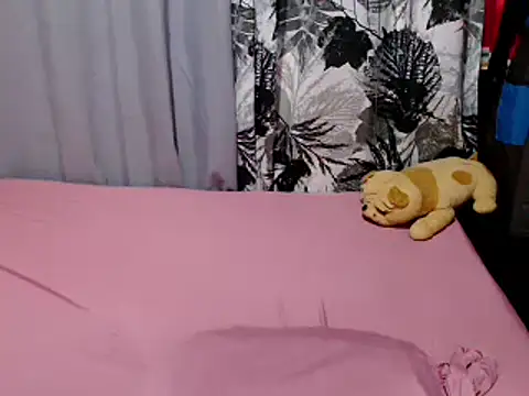 lovelyxmorena online show from December 3, 12:14 pm