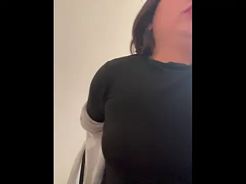     Eva     online show from November 22, 5:39 am