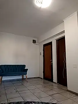 stropinela23 online show from December 4, 6:55 am