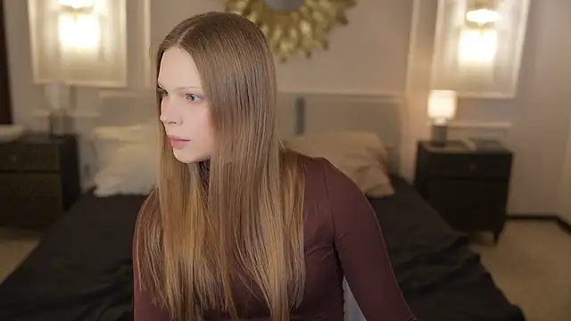 Charlotte Dreams online show from February 11, 11:26 am