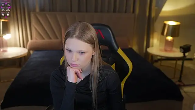 Charlotte Dreams online show from February 27, 3:56 pm