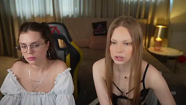 Snapshot of Charlotte_Dreams chatting on April 30, 11:27 am Charlotte Dreams online show from April 30, 11:27 am