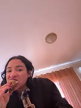 bella Matos online show from November 24, 12:05 pm