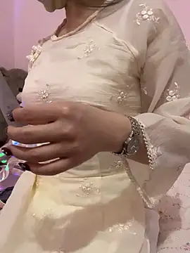 Queen-of-Love online show from February 20, 5:48 am