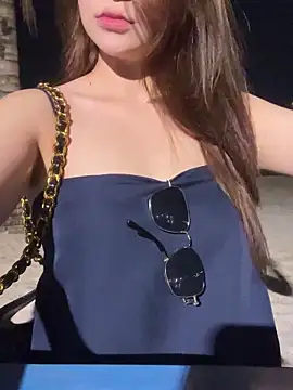 Queen-of-Love online show from April 3, 12:03 pm