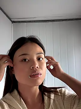 Snapshot of Toffee-00 chatting on November 23, 6:24 am Toffee-00 online show from November 23, 6:24 am