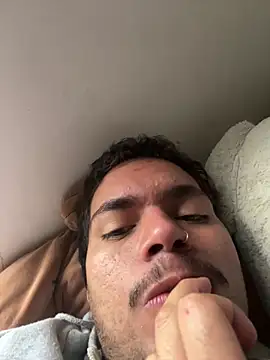 Snapshot of Henry_villa23 chatting on March 9, 8:35 pm Henry villa23 online show from March 9, 8:35 pm
