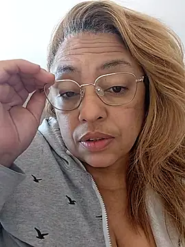 Snapshot of Halanamorena chatting on November 26, 11:33 am Halanamorena online show from November 26, 11:33 am