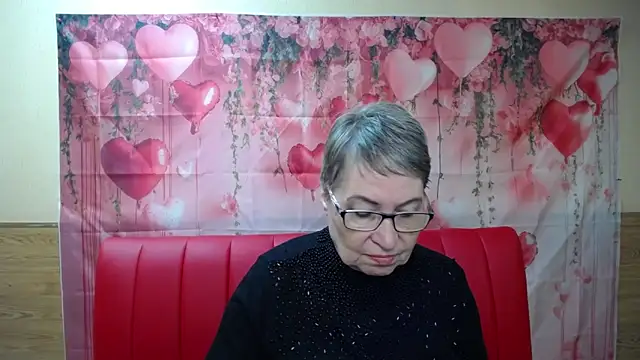 OlgaLuck online show from February 4, 6:30 am